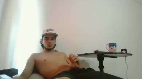 Snapshot of dani_42017 chatting on December 15, 6:59 pm dani_42017 online show from December 15, 6:59 pm