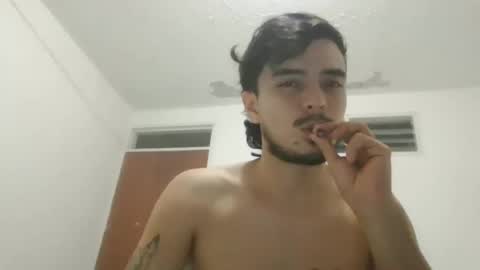 Snapshot of dani_42017 chatting on January 8, 1:32 am dani_42017 online show from January 8, 1:32 am