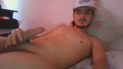 Snapshot of dani_42017 chatting on January 22, 3:29 pm dani_42017 online show from January 22, 3:29 pm