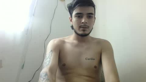 Snapshot of dani_42017 chatting on December 17, 4:53 pm dani_42017 online show from December 17, 4:53 pm