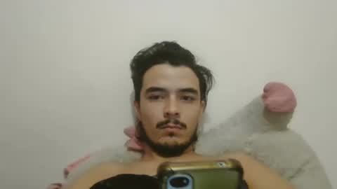 Snapshot of dani_42017 chatting on February 11, 11:43 am dani_42017 online show from February 11, 11:43 am