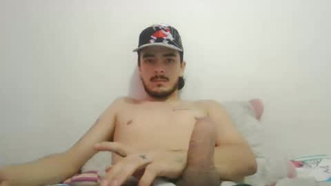 Snapshot of dani_42017 chatting on February 19, 1:06 pm dani_42017 online show from February 19, 1:06 pm