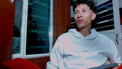 daniel_deluxx online show from March 17, 4:26 am