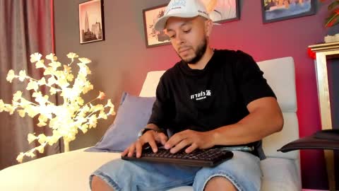 daniel_kingxxx online show from April 9, 4:57 pm