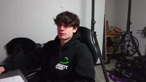 DANIEL SHAWN online show from January 5, 7:06 pm