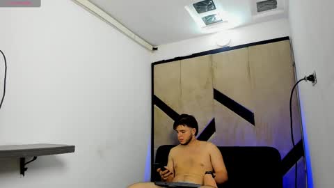 Snapshot of danielclarton chatting on March 1, 6:37 am DANIEL online show from March 1, 6:37 am