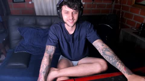 Snapshot of daniele_bunny chatting on December 27, 5:37 pm Daniele Bunny online show from December 27, 5:37 pm
