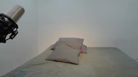 danielitopapii online show from February 8, 1:43 am