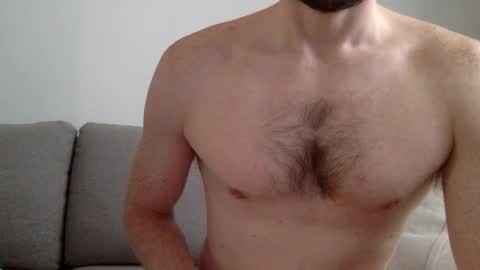 Snapshot of danishguysdicks chatting on October 31, 7:23 am Buzzy online show from October 31, 7:23 am