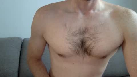 Snapshot of danishguysdicks chatting on September 26, 6:33 am Buzzy online show from September 26, 6:33 am