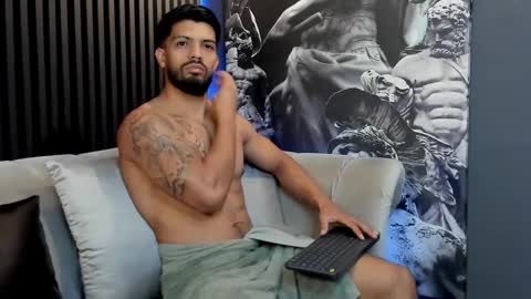 Snapshot of dann_saenz chatting on December 21, 1:32 pm Dann saenz online show from December 21, 1:32 pm
