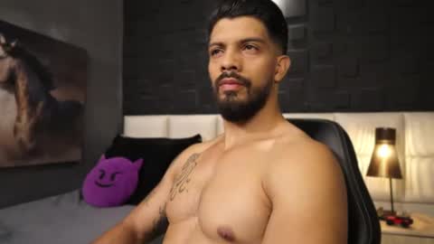 Snapshot of dann_saenz chatting on February 19, 2:23 pm Dann saenz online show from February 19, 2:23 pm