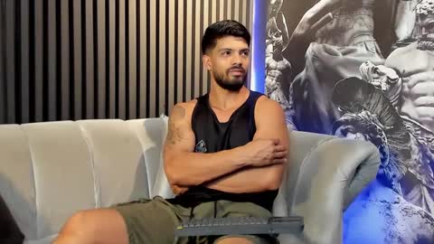 Snapshot of dann_saenz chatting on December 14, 12:01 am Dann saenz online show from December 14, 12:01 am