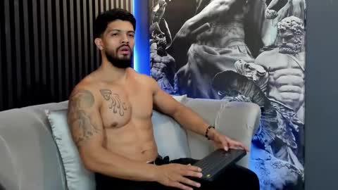 Snapshot of dann_saenz chatting on January 7, 12:48 pm Dann saenz online show from January 7, 12:48 pm