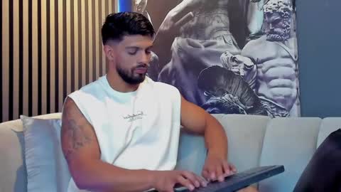Snapshot of dann_saenz chatting on December 10, 2:39 pm Dann saenz online show from December 10, 2:39 pm