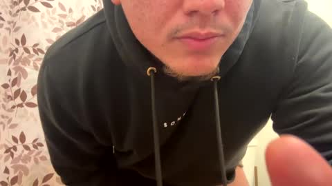 Snapshot of danny122335544 chatting on December 6, 2:57 am Danny online show from December 6, 2:57 am