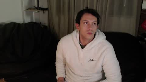 Snapshot of danruiz33 chatting on January 5, 11:55 pm Dan online show from January 5, 11:55 pm