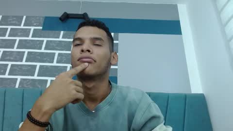 dante_black_1 online show from May 7, 11:54 am