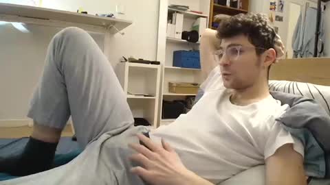 Snapshot of dantheman233 chatting on January 6, 3:40 pm Daniel online show from January 6, 3:40 pm
