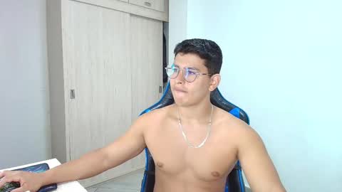 Dantraxx online show from December 13, 4:27 pm