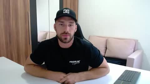 darius_94 online show from October 15, 1:30 pm