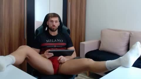 darius_94 online show from February 15, 7:47 am