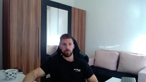 darius_94 online show from April 7, 6:57 am