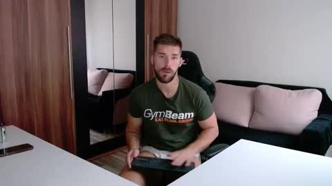 darius_94 online show from September 23, 7:40 am