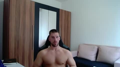 darius_94 online show from April 15, 10:37 am