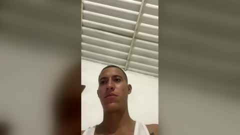 darjhon_m320 online show from April 20, 4:37 am