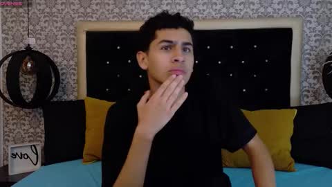 dark_sultan online show from March 4, 9:22 pm