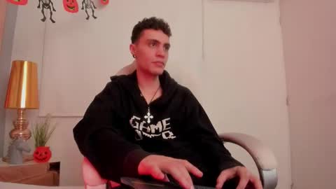 dark_sun333 online show from October 30, 2:35 am