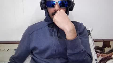 just a guy online show from January 8, 4:12 pm