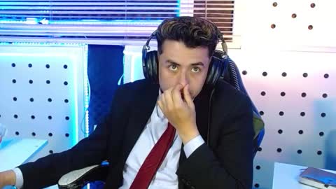 DARKO0717 online show from December 3, 4:57 pm