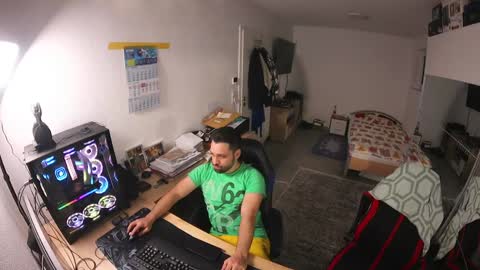 Snapshot of darkschneider_ chatting on December 4, 11:46 pm darkschneider_ online show from December 4, 11:46 pm