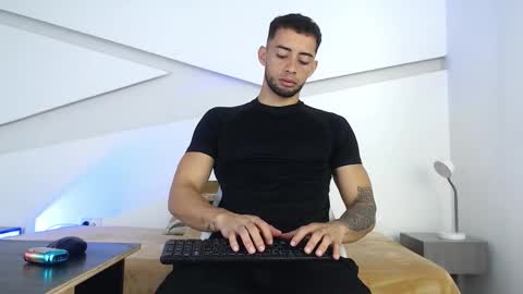 Kael online show from November 25, 2:30 pm