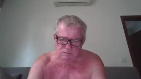darwincock online show from May 2, 2:47 am
