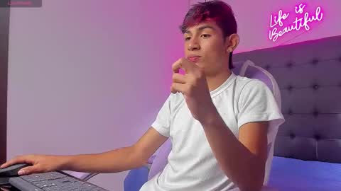 angel online show from November 30, 12:18 pm