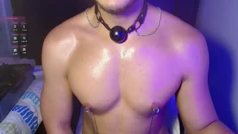 Snapshot of dave02_ chatting on September 30, 9:18 pm David online show from September 30, 9:18 pm