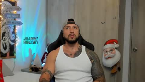 Snapshot of dave_max93 chatting on December 17, 3:17 am DAVE MAX online show from December 17, 3:17 am