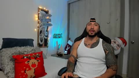 Snapshot of dave_max93 chatting on December 16, 3:11 pm DAVE MAX online show from December 16, 3:11 pm
