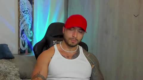 Snapshot of dave_max93 chatting on February 20, 4:28 am DAVE MAX online show from February 20, 4:28 am