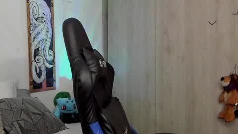 Snapshot of dave_max93 chatting on January 22, 5:06 pm DAVE MAX online show from January 22, 5:06 pm