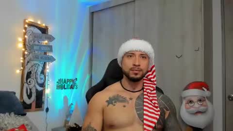 Snapshot of dave_max93 chatting on December 24, 3:58 pm DAVE MAX online show from December 24, 3:58 pm