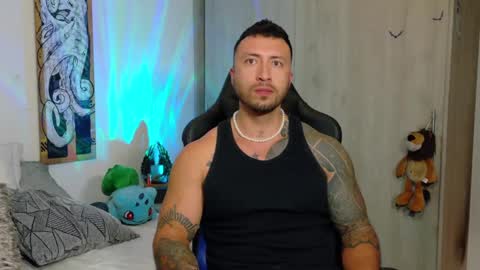 Snapshot of dave_max93 chatting on February 14, 2:50 am DAVE MAX online show from February 14, 2:50 am