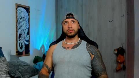 Snapshot of dave_max93 chatting on January 19, 3:32 pm DAVE MAX online show from January 19, 3:32 pm
