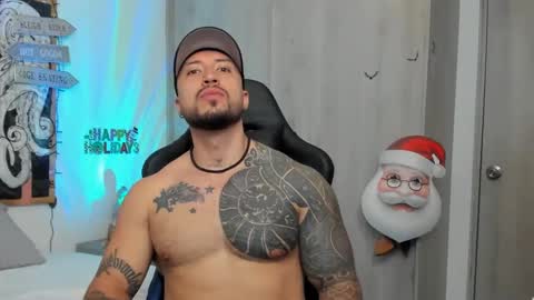 Snapshot of dave_max93 chatting on December 21, 4:46 pm DAVE MAX online show from December 21, 4:46 pm