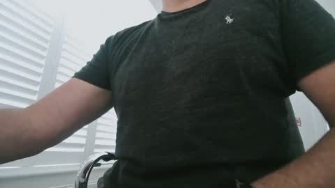 davesu12345 online show from May 18, 6:19 am