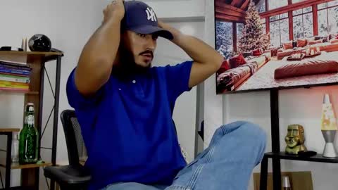 Hey im David that loves to explore and speak their fantasies. Very open talktative and nice. Feel free to chat with me online show from December 16, 1:10 am