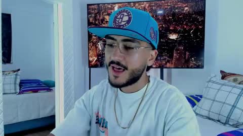 Hey im David that loves to explore and speak their fantasies. Very open talktative and nice. Feel free to chat with me online show from March 8, 2:04 am